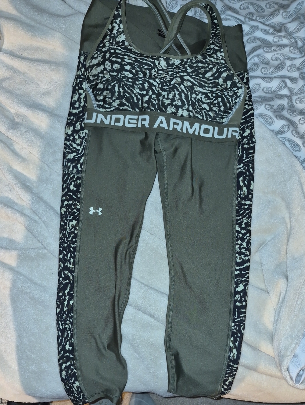 Under Armour Olive Green Leggings And Sports Bra Set Size M